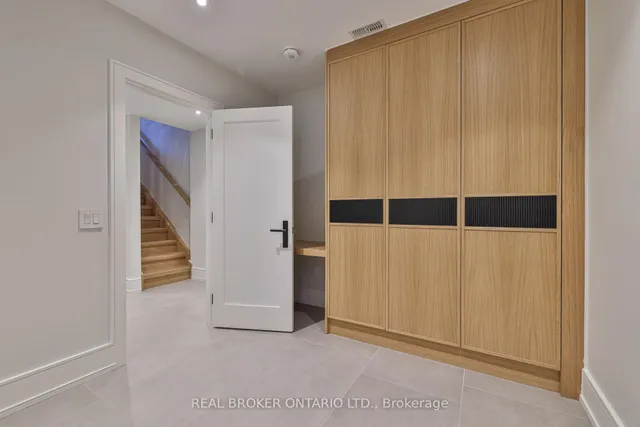 Additional image 38 of 273 Grace St