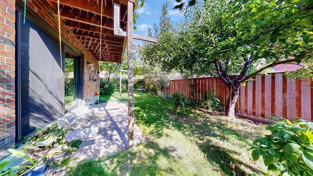 Additional image 47 of 33 Carnival Crt