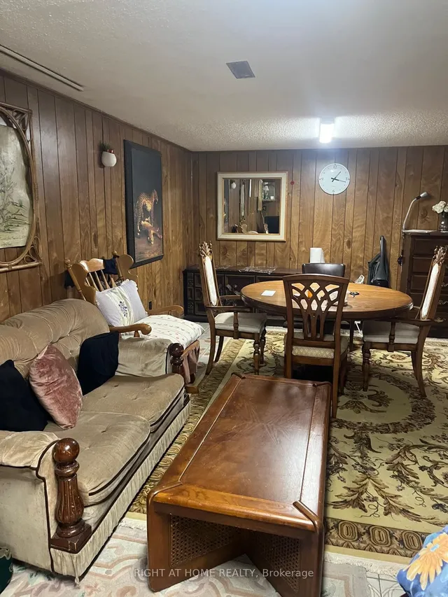 Additional image 10 of 12 Fairglen Ave