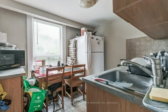 Additional image 11 of 112 Wright Ave