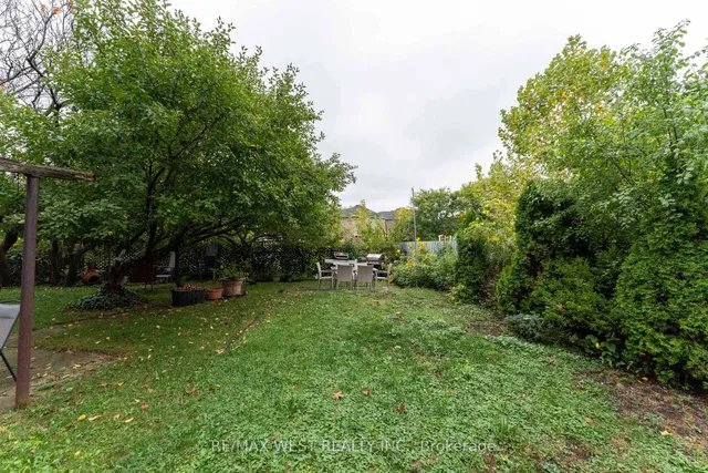 Additional image 48 of 330 Pellatt Ave