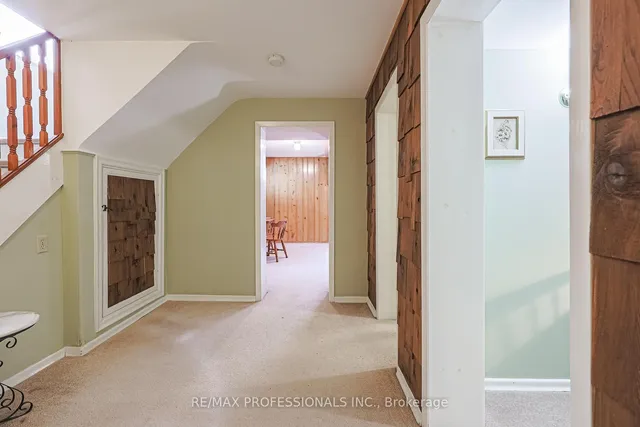 Additional image 31 of 55 Old Burnhamthorpe Rd