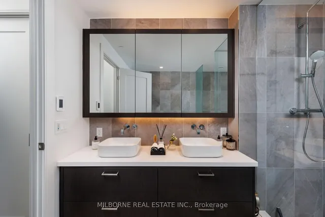 Additional image 21 of 455 Wellington St Unit 907