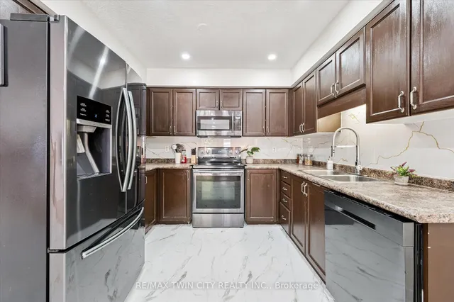 Additional image 16 of 110 Activa Ave Unit E29