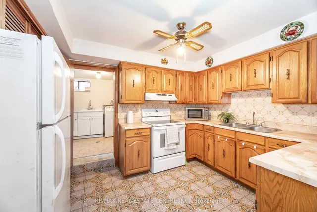 Additional image 44 of 2108 Islington Ave