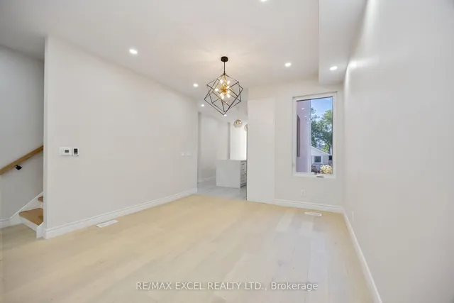 Additional image 13 of 806 Gladstone Ave