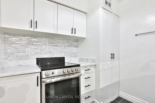 Additional image 17 of 1055 Bay St Unit 2209