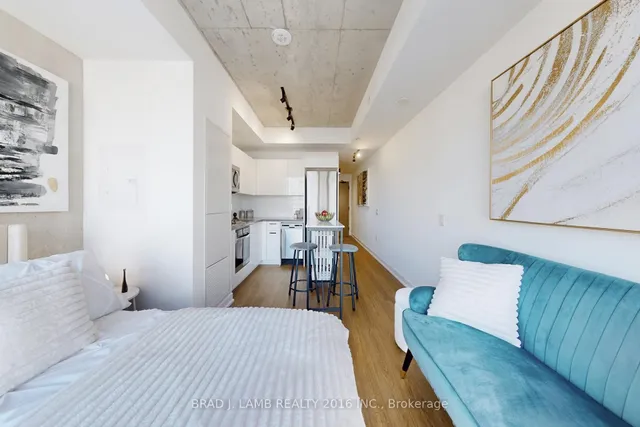 Additional image 8 of 195 McCaul St Unit 1004