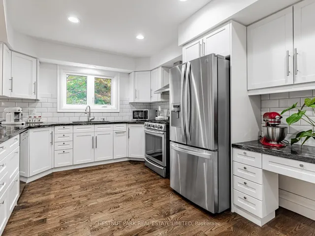 Additional image 20 of 440 Glengarry Ave