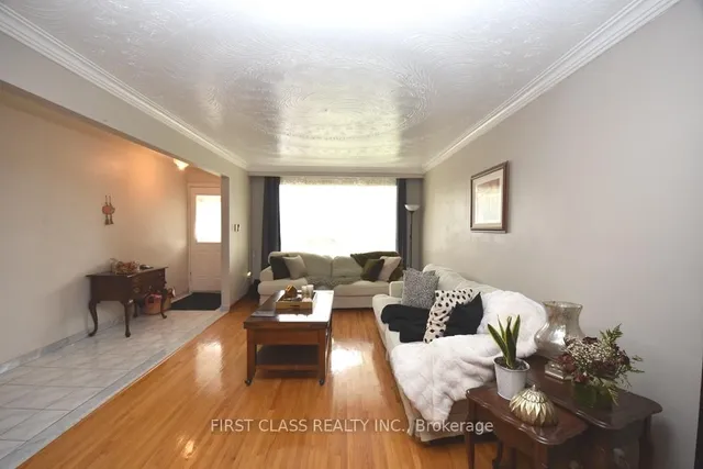 Additional image 4 of 82 Gooderham Dr