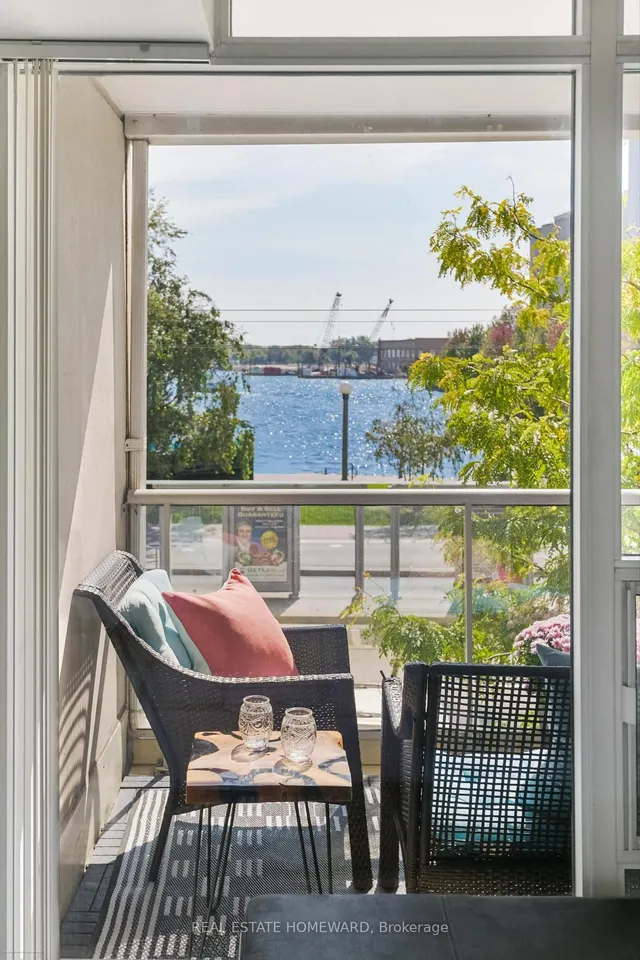 Additional image 25 of 550 Queens Quay Unit 201