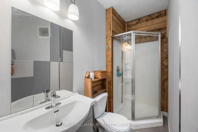 Additional image 18 of 33 Austin Terr