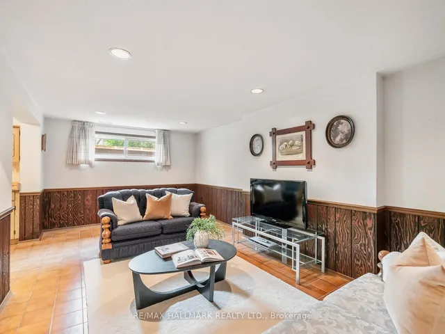 Additional image 37 of 139 Floyd Ave