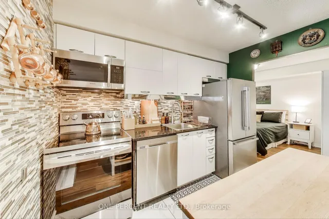 Additional image 8 of 38 Joe Shuster Way Unit 723