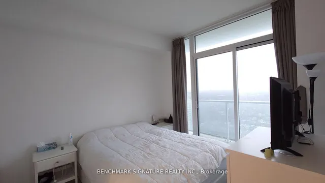 Additional image 14 of 33 Helendale Ave Unit 2902