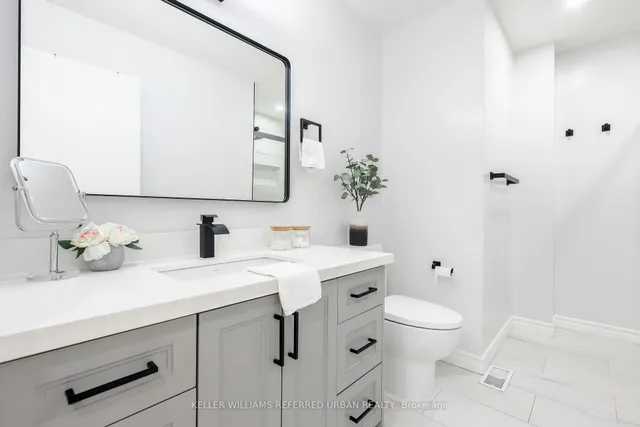 Additional image 29 of 84 Lowry Sq