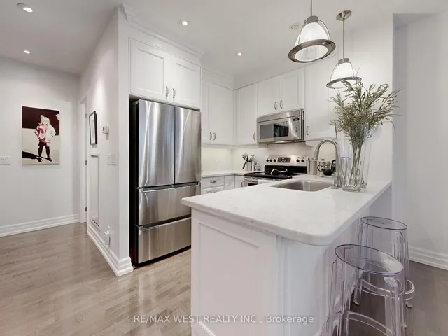 Additional image 12 of 20 Burkebrook Pl Unit Th 14