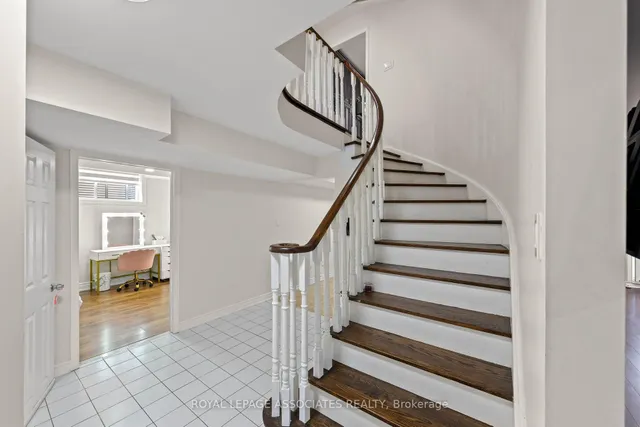 Additional image 29 of 47 Whiteway Crt