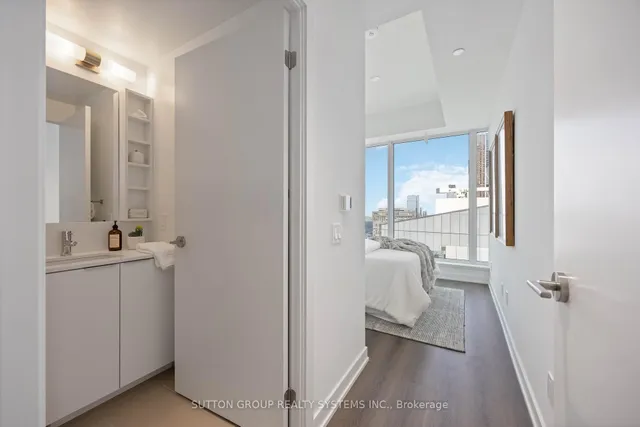 Additional image 13 of 8 Wellesley St Unit LPH05