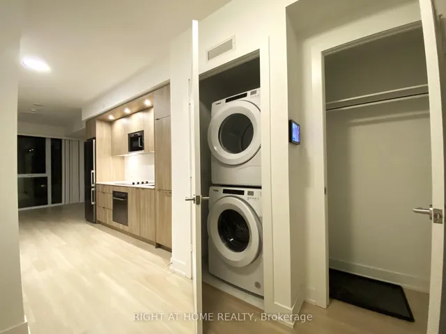 Additional image 16 of 30 Inn On The Park Dr Unit 2901