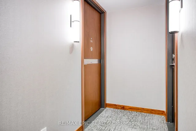 Additional image 7 of 17 Bathurst St Unit 810