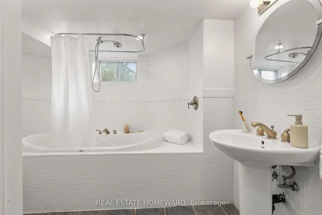 Additional image 22 of 86 Floyd Ave