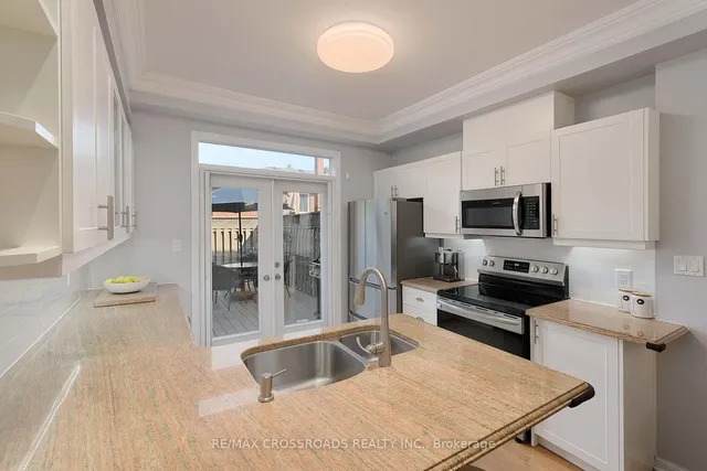 Additional image 8 of 3890 Bloor St Unit 6