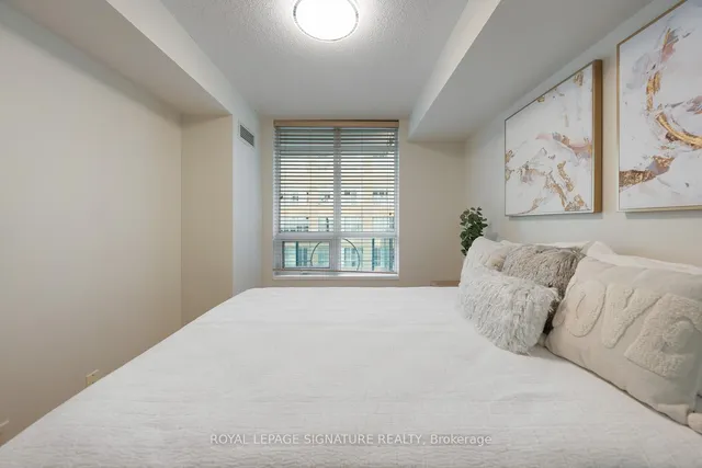 Additional image 36 of 212 Eglinton Ave Unit 605