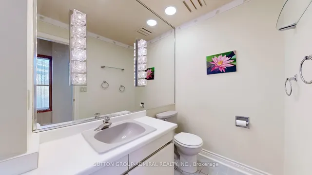 Additional image 18 of 33 Carnival Crt