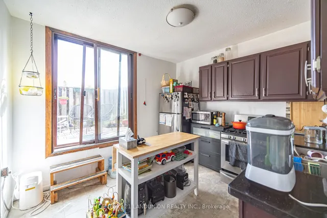 Additional image 16 of 133 Galt Ave