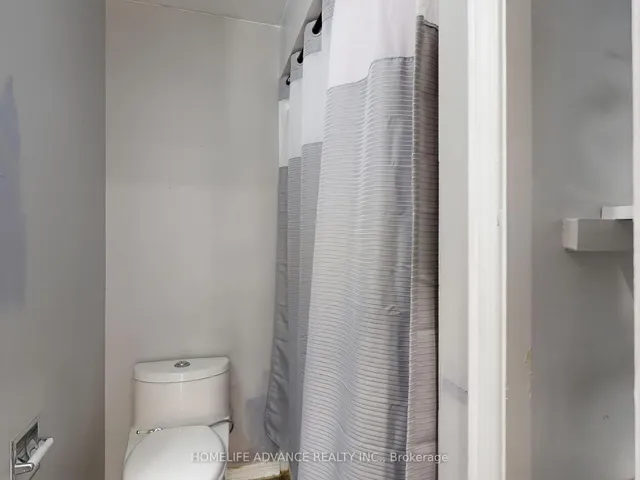 Additional image 37 of 75 Mossbrook Cres