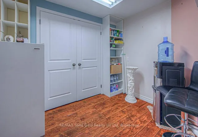 Additional image 29 of 970 Zeller Cres