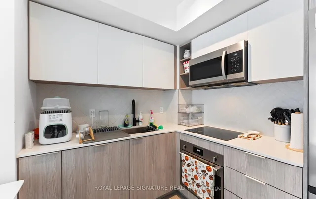 Additional image 21 of 36 Zorra St Unit 408