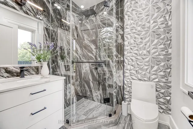 Additional image 32 of 203 Scarboro Cres