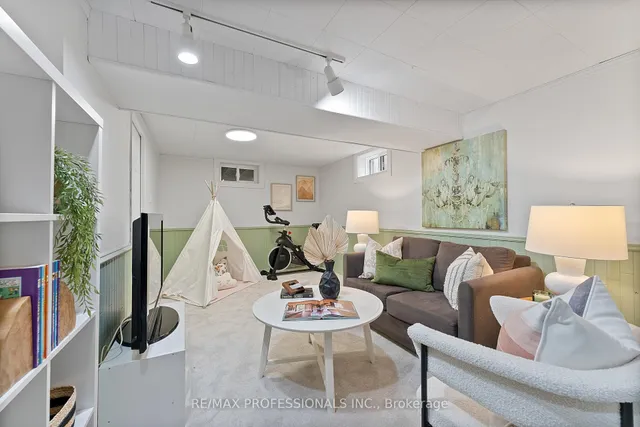 Additional image 43 of 18 Lavington Dr