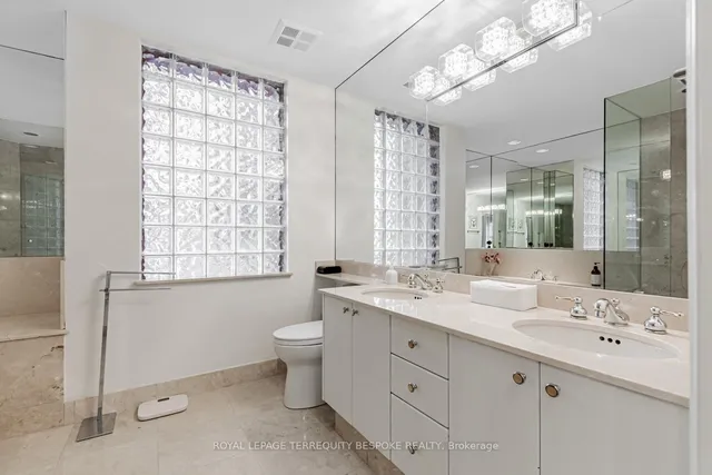 Additional image 19 of 8 Sultan St Unit 201