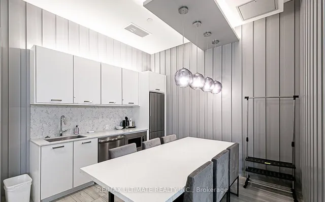 Additional image 5 of 1630 Queen St Unit 301