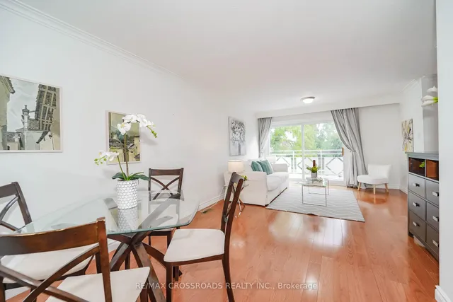 Additional image 35 of 8 Topaz Gate