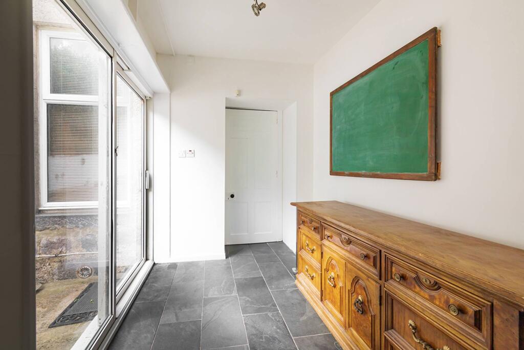 Additional image 6 of 250 Victoria Road, Aberdeen, AB11 9NU