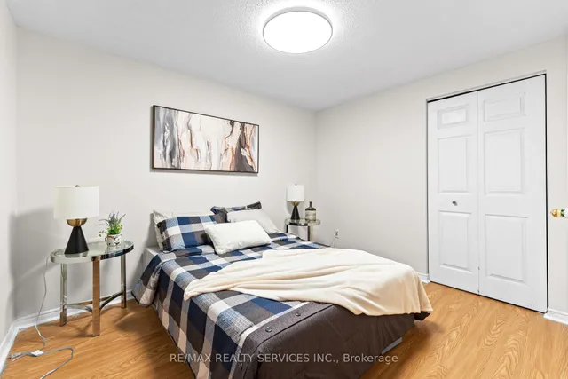Additional image 22 of 26 Woolwich St
