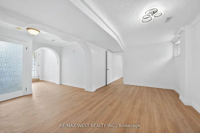 Additional image 20 of 54 Barker Ave