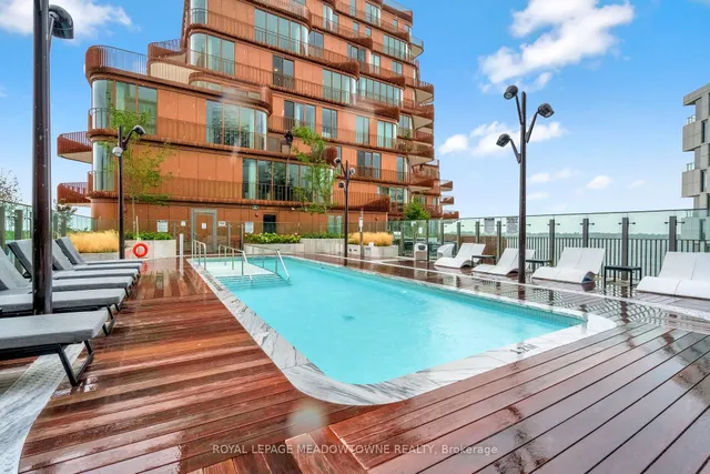 Additional image 37 of 155 Merchants' Wharf Unit 826