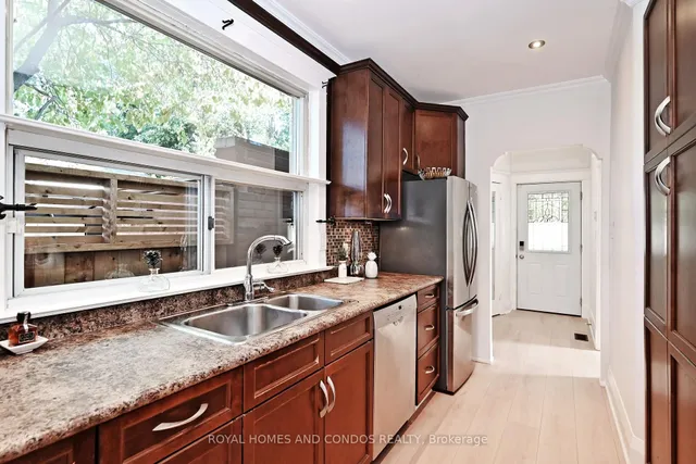 Additional image 14 of 38 Gates Ave