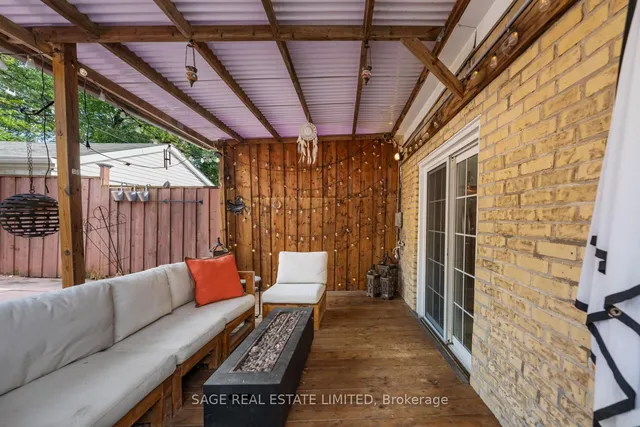 Additional image 32 of 79 Pitt Ave