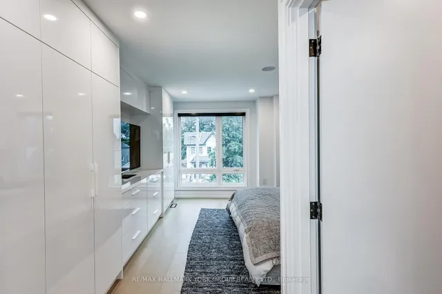 Additional image 24 of 109A Holborne Ave