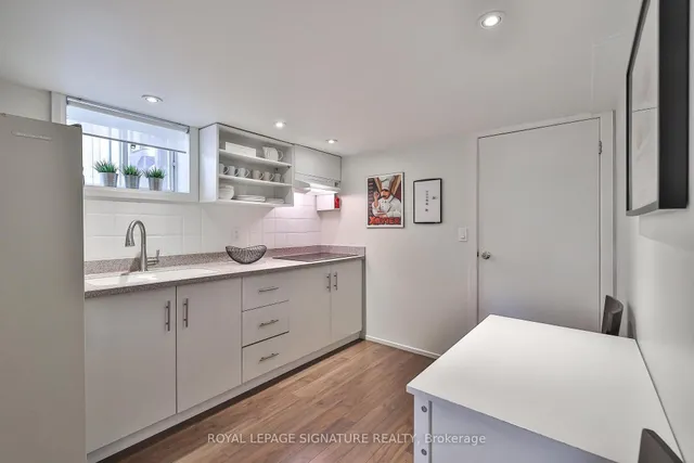 Additional image 27 of 36 Martindale Rd