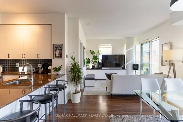 260 Sackville St Unit 813