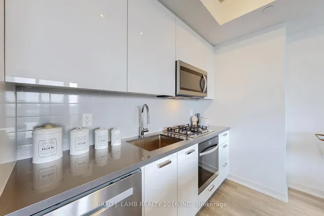 Additional image 10 of 195 McCaul St Unit 1011