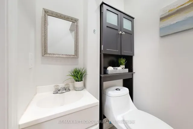 Additional image 20 of 162 Lord Roberts Dr