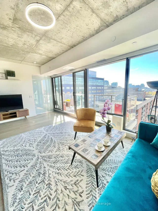 Additional image 3 of 111 Bathurst St Unit 1205